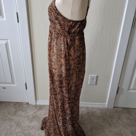 Beautiful Medium Cheetah print dress - Picture 2 of 7